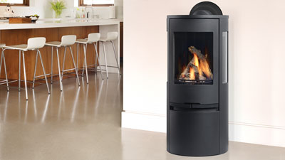 The Regency Contura RC500E unites Regency 
engineering and the finest elements of modern Scandinavian design. This Medium gas stove has a unique curved design and is available in black or white. 