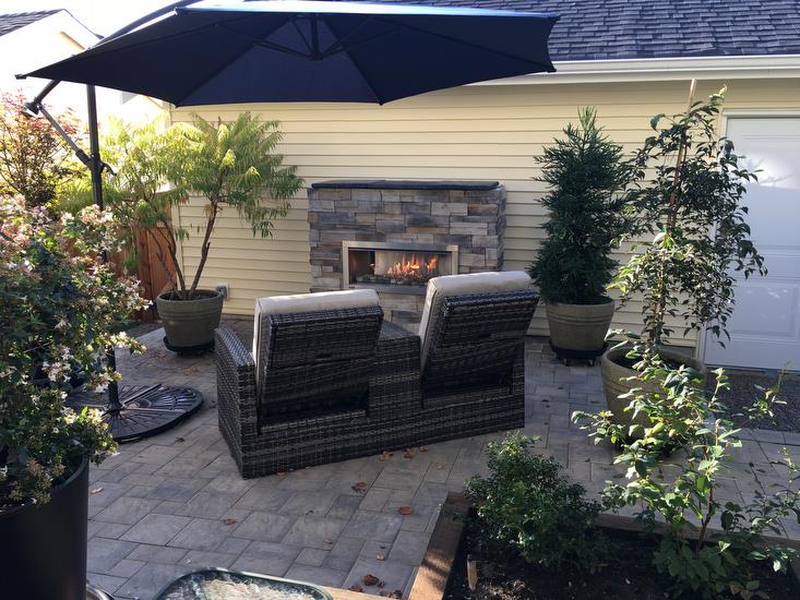 Outdoor Regency Fireplace